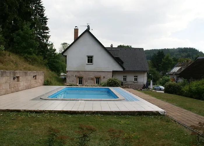 In Bohemian With Shared Pool Pecka